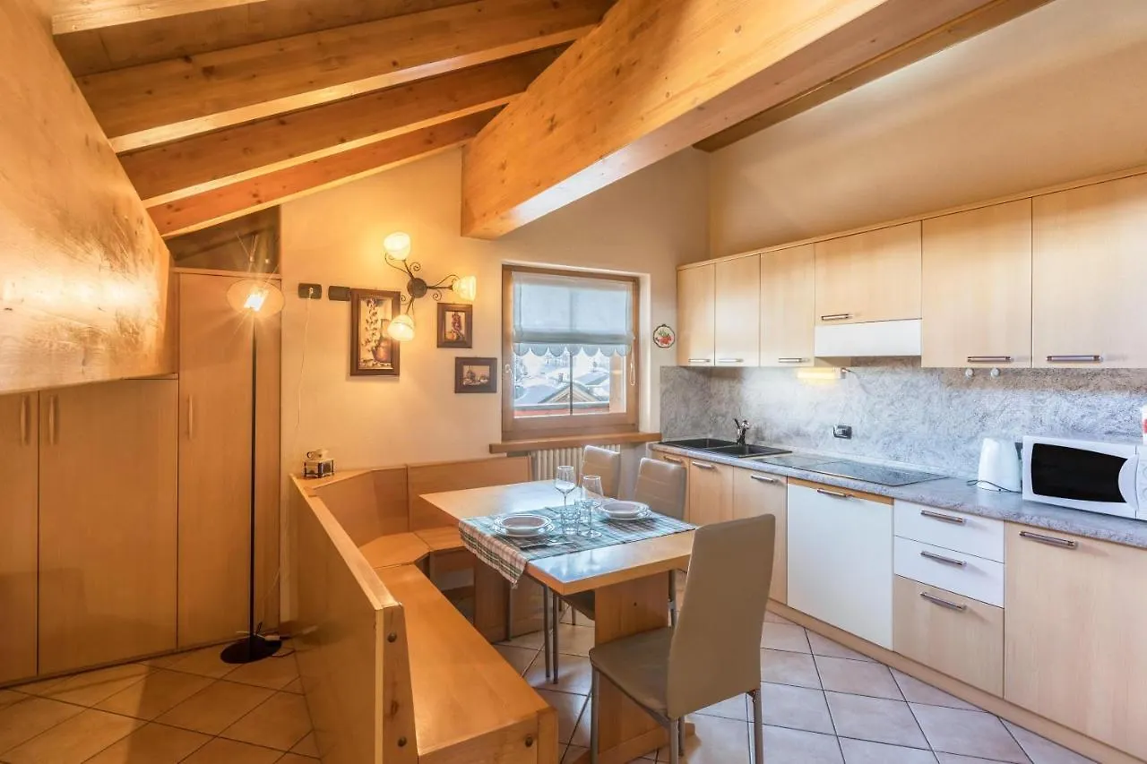 Zenith - Casa Azzurra Mansarda Apartment Livigno